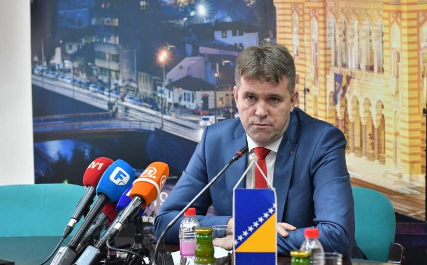 Zbog demobilisanih boraca Karajbić traži hitnu sjednicu Parlamenta FBiH